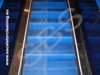 Step by Step Rulltrappsrengöring för industriell rengöring, tvättning av rulltrappor och rullband